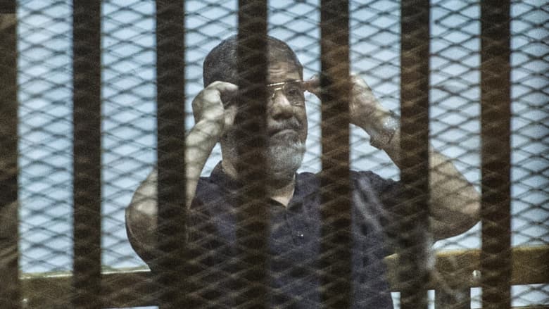 مصر.. تأجيل محاكمة مرسي بـ"التخابر مع قطر" لدواع أمنية ومد أجل الحكم بـ"خلية الماريوت"