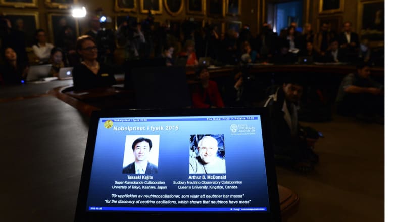 فوز ياباني وكندي بجائزة نوبل في الفيزياء لاكتشافهما "كتلة النيوترينو"