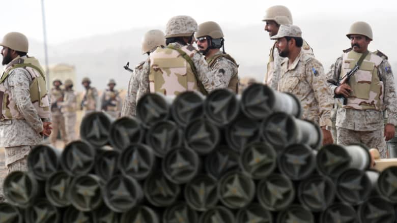 مقتل جندي سعودي بـ"مقذوفات" من اليمن والحوثيون يعلنون تدمير راجمة صواريخ بعسير