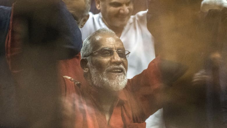 مصر: محكمة النقض تقبل طعون مرشد الإخوان وقيادات بالجماعة على أحكام بالإعدام شنقا
