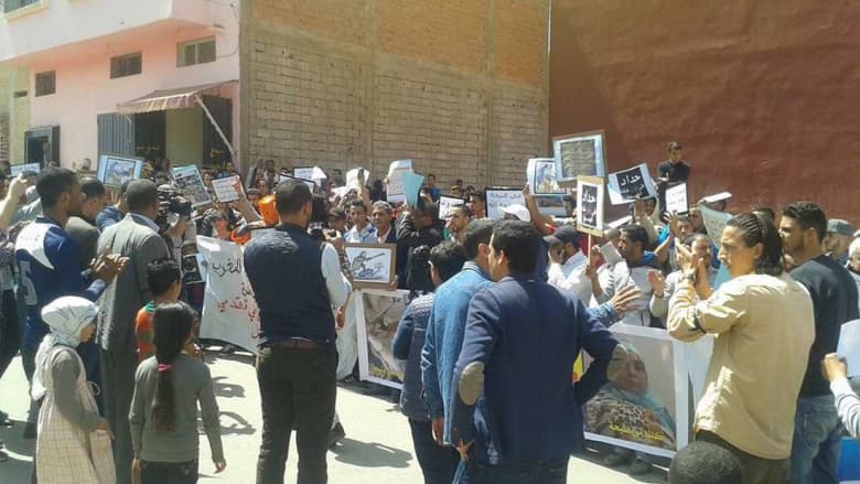مغاربة يحتجون للمطالبة بـ'معاقبة المتوّرطين' في وفاة مّي فتيحة