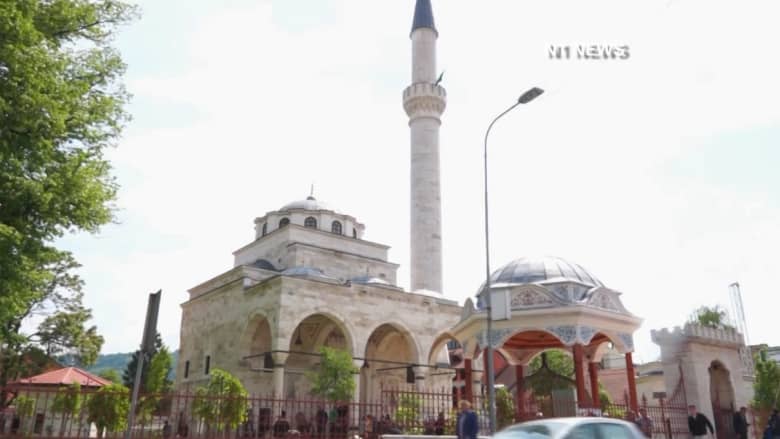 بالفيديو: إعادة افتتاح مسجد "الفرهاديا" التاريخي في صربيا بعد تدميره خلال حرب البوسنة