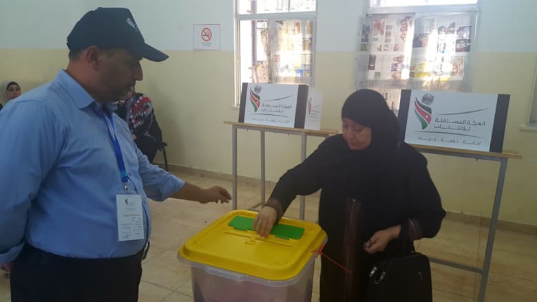 الأردن: انتخابات نيابية هادئة وسط تسجيل خروقات محدودة