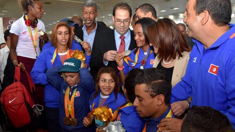 رئيس الحكومة التونسية يقرّر إنهاء التمييز المالي ضد أبطال أولمبياد المعاقين