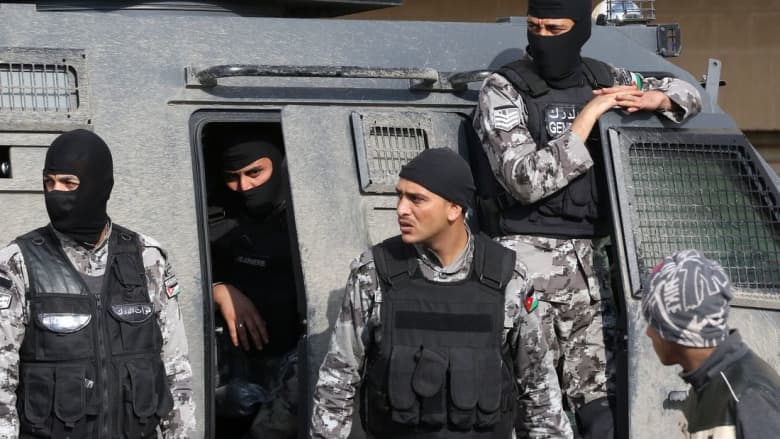 القوات الأردنية تعلن القضاء على "إرهابي" من جنسية عربية في مداهمة