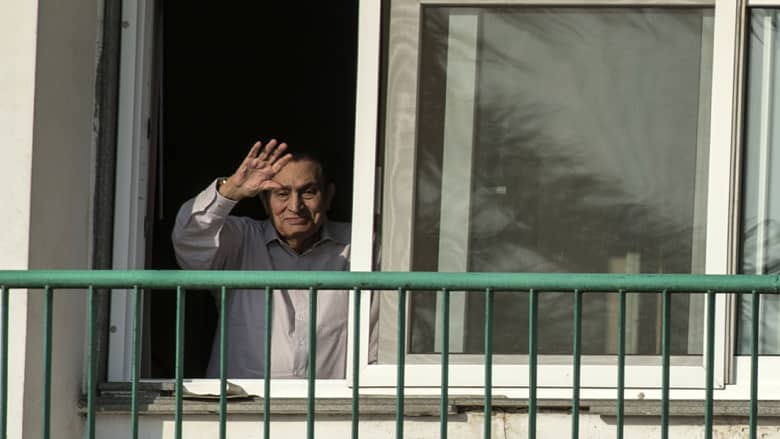 النيابة المصرية تقرر إخلاء سبيل الرئيس الأسبق حسني مبارك
