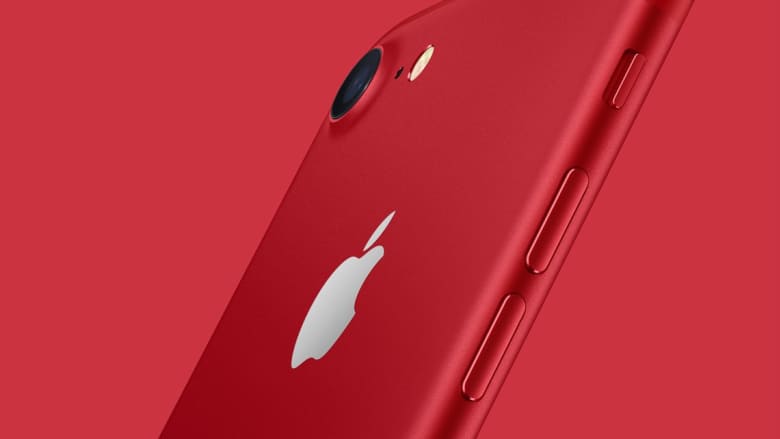 لماذا قدمت آبل هاتف "آيفون" أحمر بنسخة حصرية؟ 