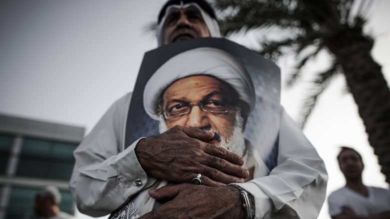 البحرين: بدء عملية أمنية بمعقل رجل الدين الشيعي المعارض عيسى قاسم