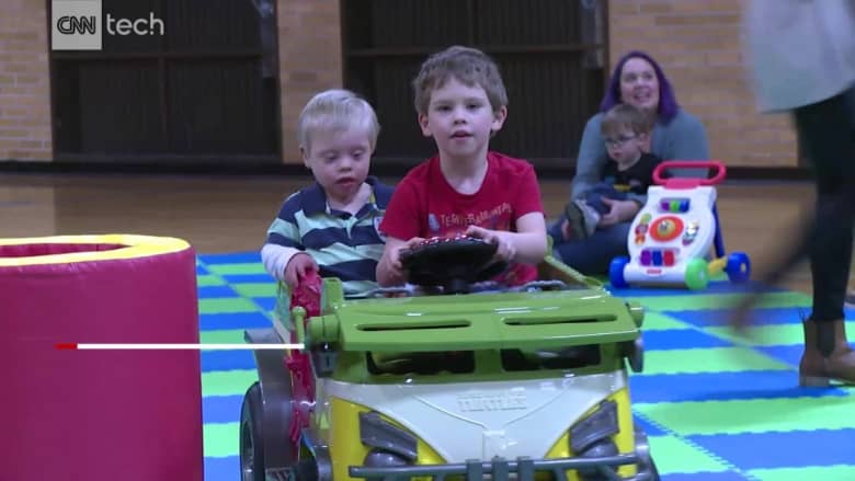 سيارات صغيرة لمساعدة الأطفال ذوي الاحتياجات الخاصة على التنقل