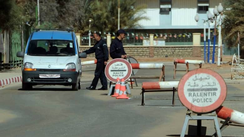 مقتل شرطيين جزائريين بعد منعهما مسلحٍ من تفجير نفسه داخل مقر أمني