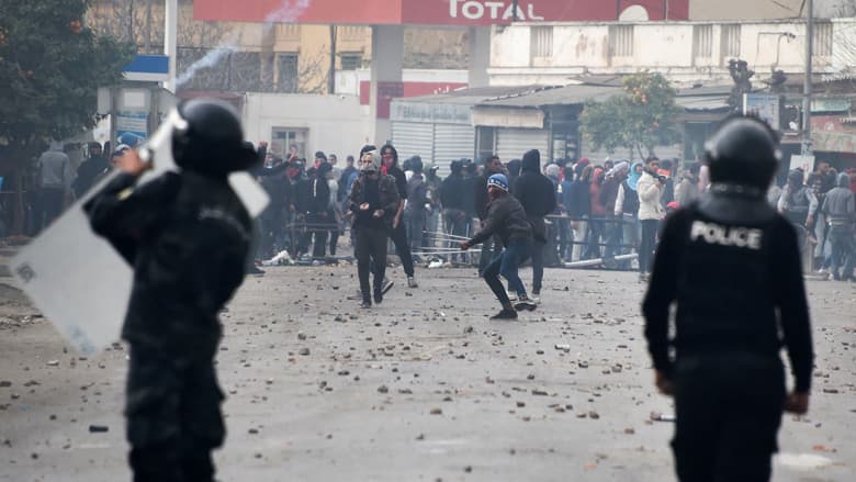 اعتقال 328 شخصا في احتجاجات تونس.. والهمامي: الائتلاف الحاكم يخدم بارونات الفساد