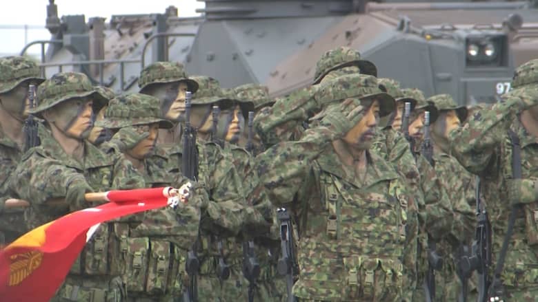 شاهد.. اليابان تستعرض عضلاتها وتكشف عن أول وحدة بحرية منذ الحرب العالمية الثانية
