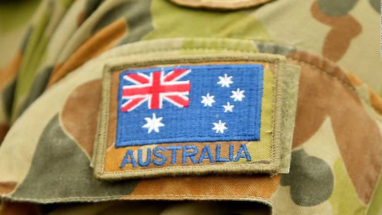 العالم الأسترالي على ذراع جندي في أستراليا العام 2019