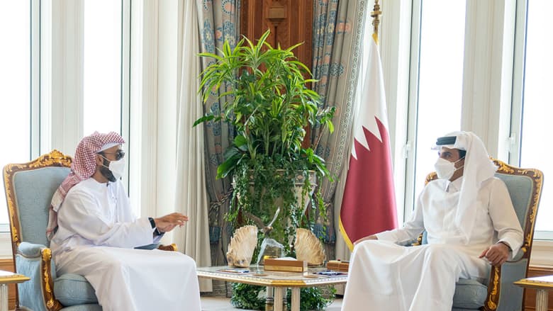 أمير قطر يستقبل الشيخ طحنون 