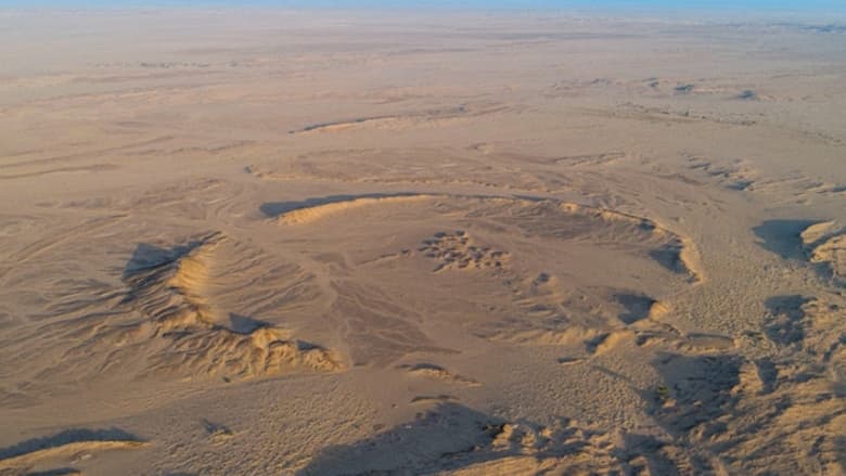 موقع نادر.. اكتشاف فوهة نيزكية هائلة في سلطنة عمان