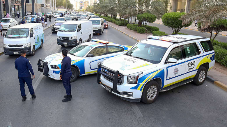 صورة أرشيفية تعبيرية لسياراتي شرطة بالكويت