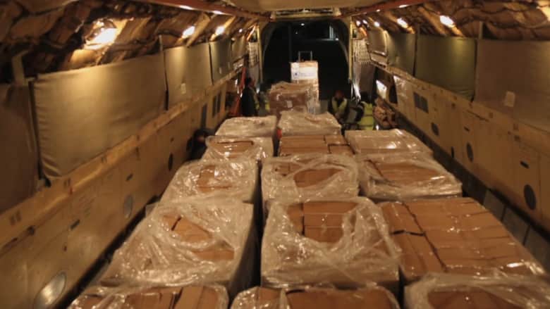 عملية شحن 380 طنا من المواد الغذائية إلى سوريا