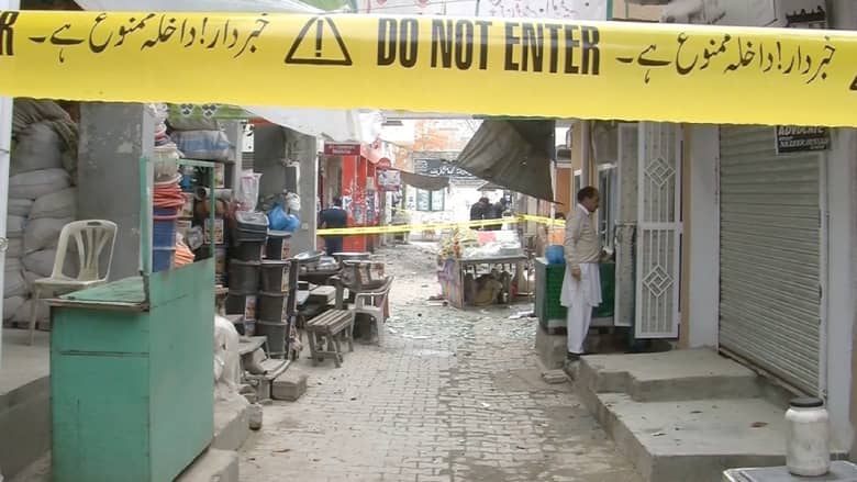 عشرات القتلى والجرحى بهجوم انتحاري على محكمة بباكستان