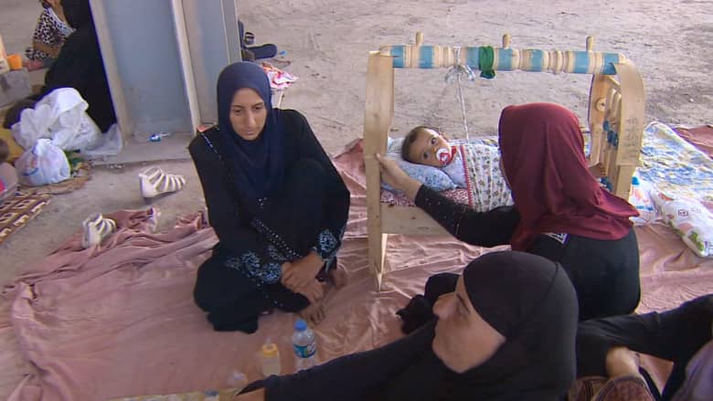 CNN شاهدة على معاناة الفارين من الموت على أيدي "داعش" بالعراق