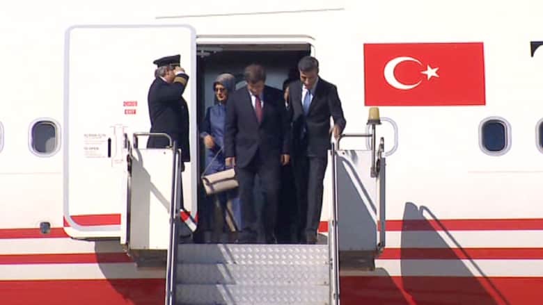قنصل تركيا يعود وعائلته مع باقي الأتراك المخطوفين لدى "داعش"