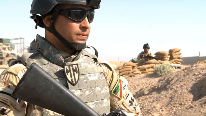 ‫قوات الجيش العراقي في محاولات فاشلة لإبعاد خطر داعش عن ما تبقى من العراق.
