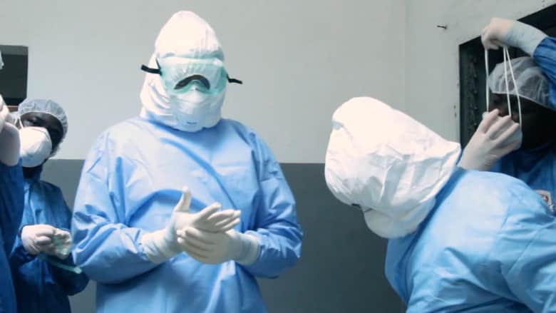 أمل بالتوصل للقاح مضاد لإيبولا و "مئات الآلاف من الجرعات” بحلول منتصف 2015
