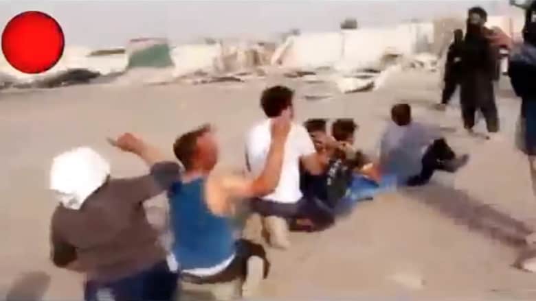 فيديو يظهر اعتقال داعش لـ 11 رجلا من قبيلة البونمر