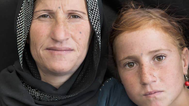 بعيداً عن معارك داعش.. ماذا يعني الوشم للنساء الكرديات في كوباني؟