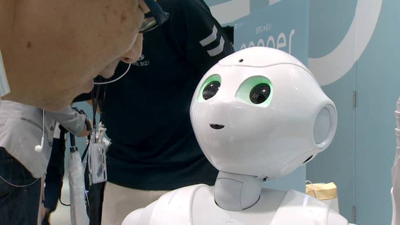 الأنسب لرعاية المسنين.. روبوت يتحسس المشاعر ويتحدث 17 لغة
