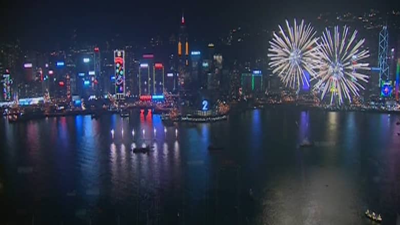 عروض مذهلة في احتفالات هونغ كونغ بالعام الجديد