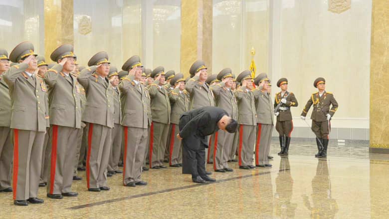 كوريا الشمالية تحتفل بذكرى ميلاد زعيمها الراحل كيم جونغ إيل