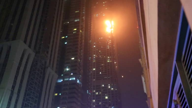 مفارقة غريبة.. اشتعال النار ببرج "الشعلة" في دبي