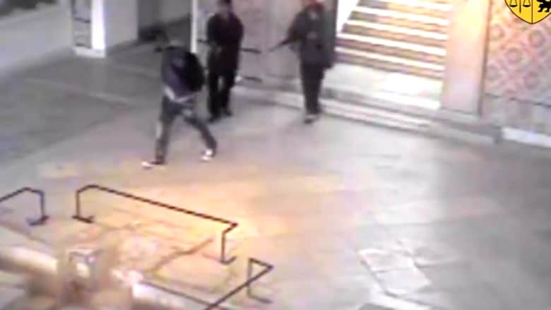بالفيديو.. التقاط كاميرات مراقبة للهجوم في متحف باردو بتونس
