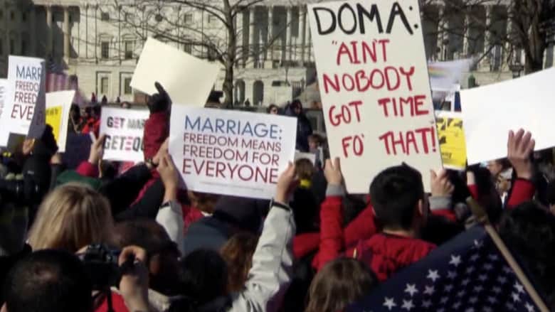 بالفيديو.. جدل حول تقرير قانون زواج المثليين بالولايات المتحدة