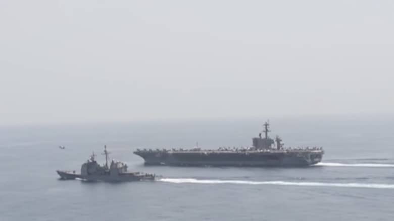 بالفيديو.. البحرية الأمريكية سترافق أي سفينة ترفع العلم الأمريكي في مضيق هرمز
