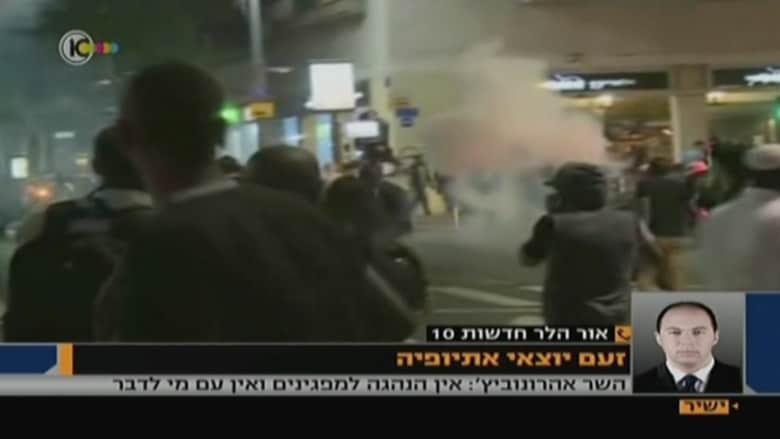 بالفيديو.. إصابة 20 شرطيا في احتجاجات لليهود من أصل إثيوبي بتل أبيب تحولت لأعمال عنف
