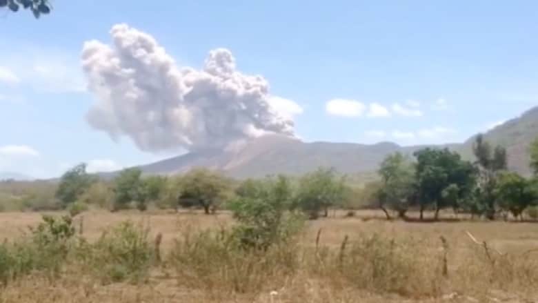 بعدسة CNN.. لحظة ثوران بركان تيليكا في نيكاراغوا 