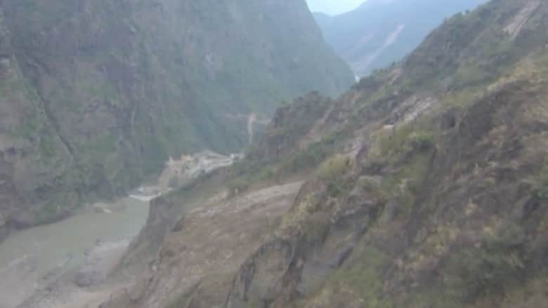  كاميرا CNN ترصد المشهد المرعب لموقع تحطم المروحية الأمريكية في جبال نيبال