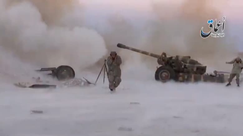 شاهد.. فيديو يظهر مهاجمة عناصر داعش لكوباني بالقذائف والصواريخ