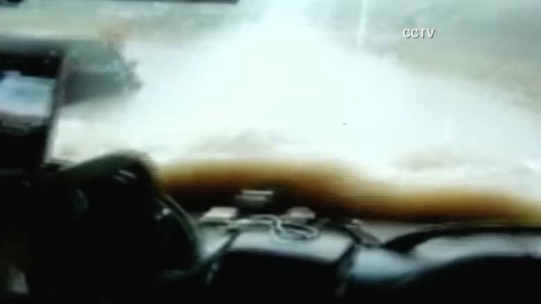 بالفيديو.. الفيضانات تغرق جنوب الصين وتنشر الدمار في الشوارع