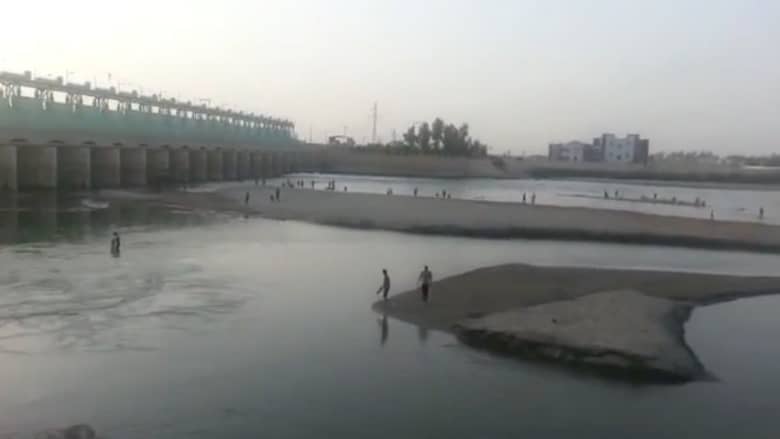 بالفيديو.. انخفاض منسوب المياه بعد إغلاق داعش لبوابات سد الرمادي 