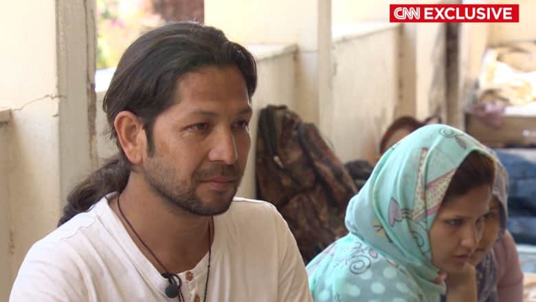 عبر تركيا وإيران وباكستان وأفغانستان.. CNN ترافق عائلة برحلة لجوء هربا من الموت