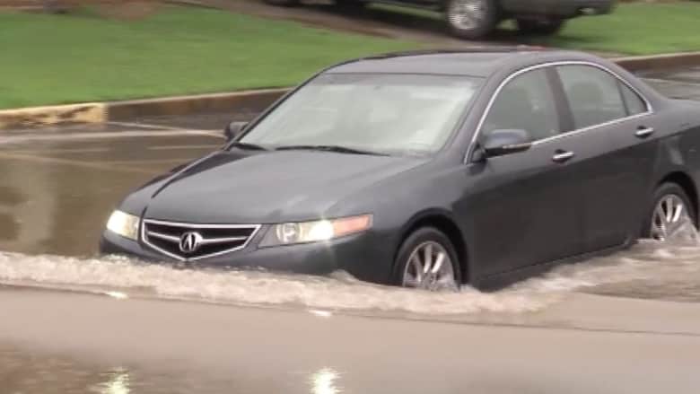 بالفيديو.. أمطار غزيرة وفيضانات في ولاية ألاباما