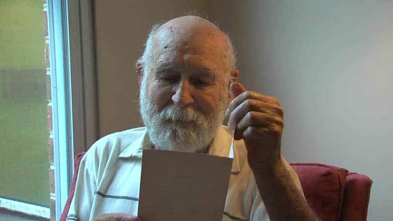 والد يتلقى "رسالة من ابنه الميت" ويراها "علامة من الجنة"