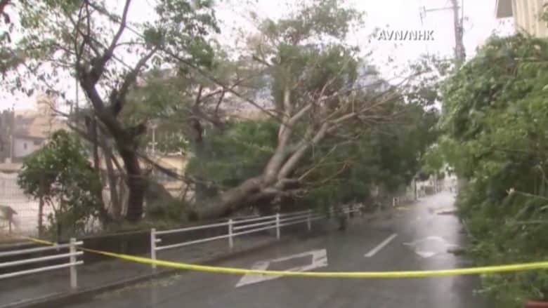 بالفيديو.. أمواج عاتية وفيضانات باليابان بسبب إعصار "تشان هوم"
