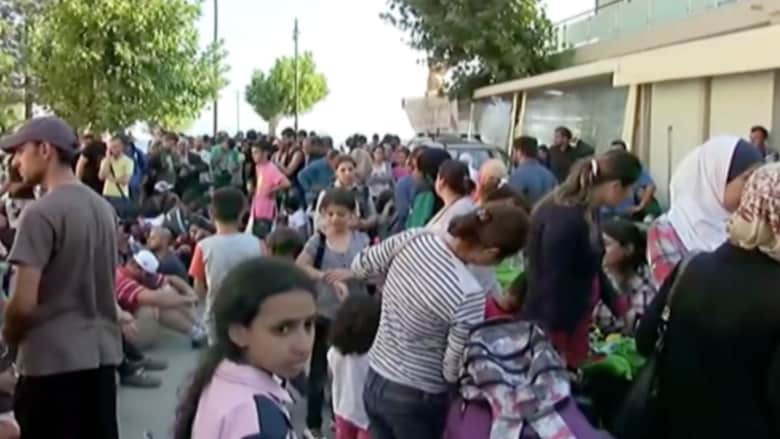 بالفيديو.. مئات المهاجرين يواجهون "شبح الموت" على جزيرة يونانية