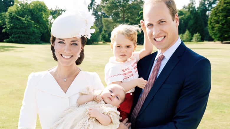 لندن تناشد الإعلام لوقف مطاردة الأميرين جورج وتشارلوت بالصور: دعوهما يعيشان الطفولة
