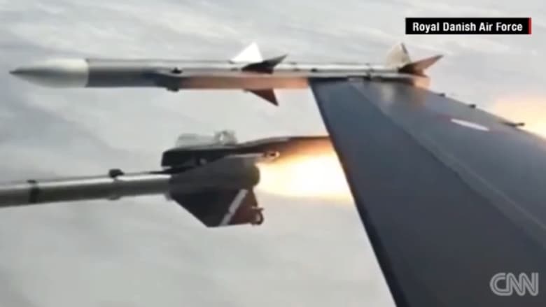 بالفيديو.. شاهد مقاتلة F16 تصطاد طائرة استطلاع في الجو
