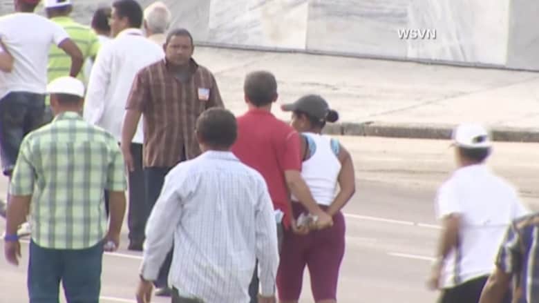 بالفيديو.. اعتقال أربعة أشخاص حاولوا اقتحام موكب البابا في هافانا