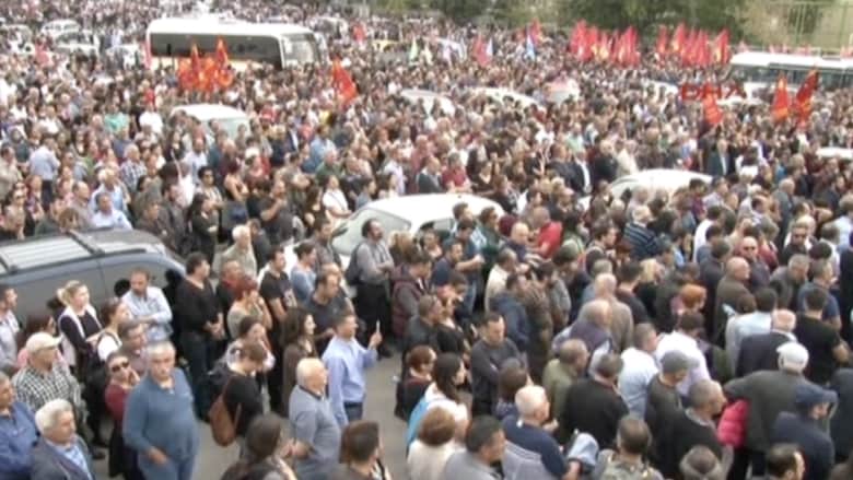 بالفيديو.. الآلاف يتظاهرون في تركيا تنديداً بتفجيري أنقرة